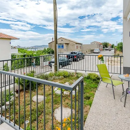 Anamaris St - One Bedroom With Terrace And Sea View * Solin